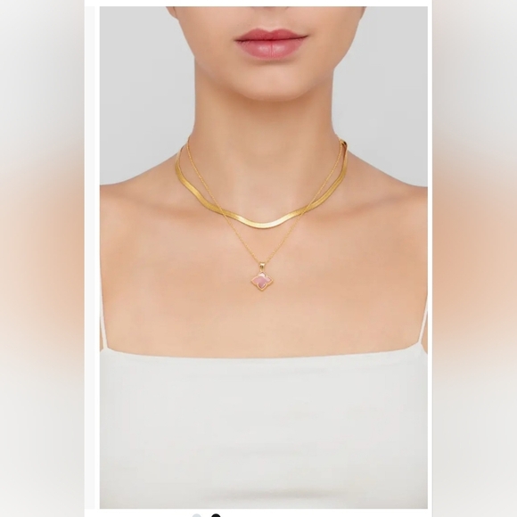 ADORNIA mother of pearl flower pendant necklace. - Picture 5 of 5